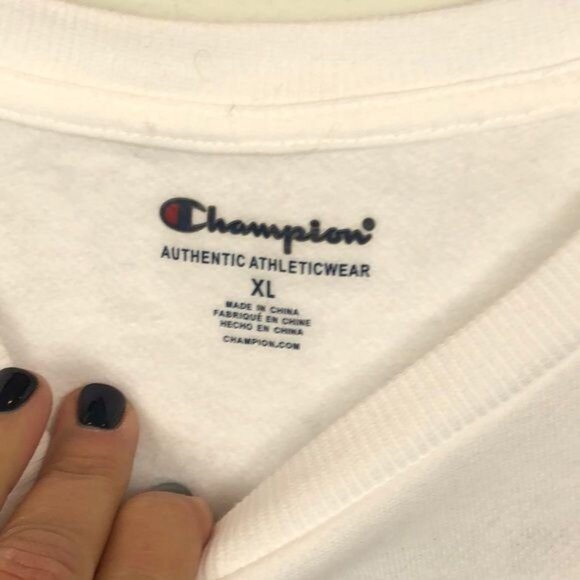 Champion Embroidered Crewneck Sweatshirt White XL NWT - Picture 4 of 7